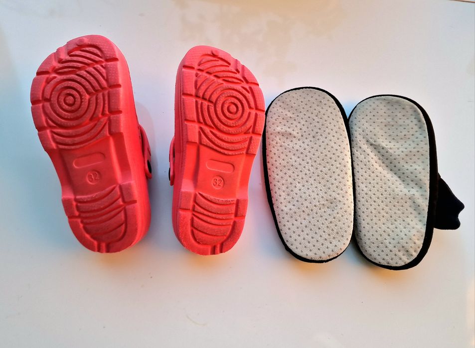 2 pares de Chinelos  para crianças  . Unisexo
