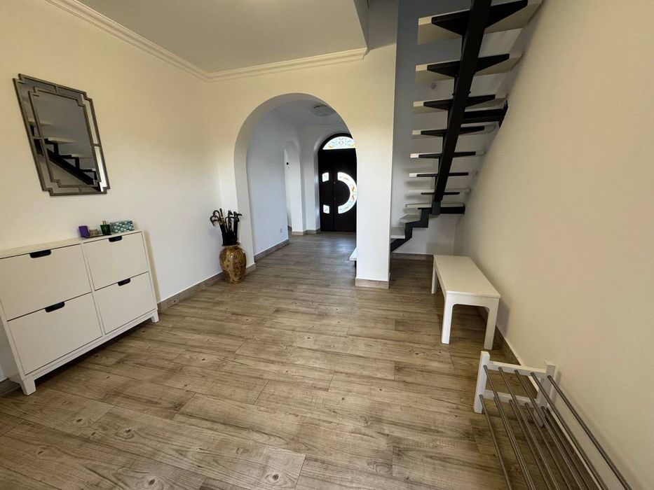 Продається двоповерховий сучасний житловий будинок в Коломиї