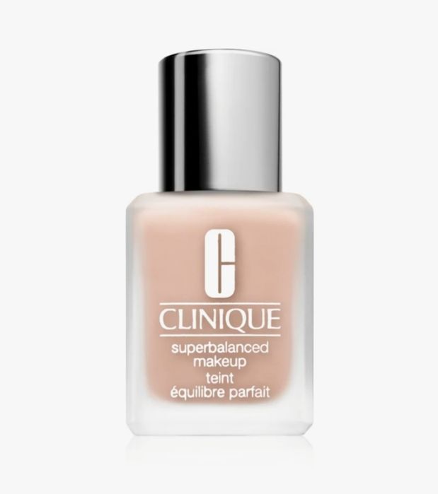 jedwabisty delikatny podkład clinique cn70