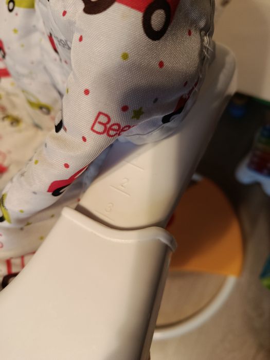 Cadeira de refeição regulável e reclinável Pierre Cardin