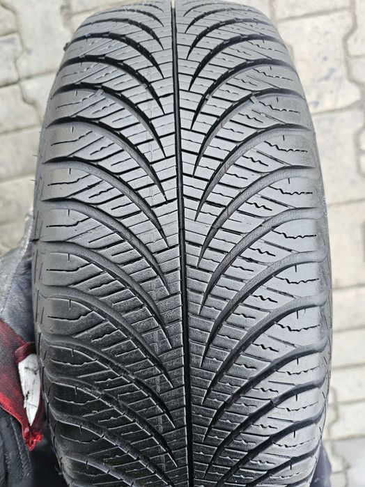 Całoroczne Goodyear 185/65 R15 7mm