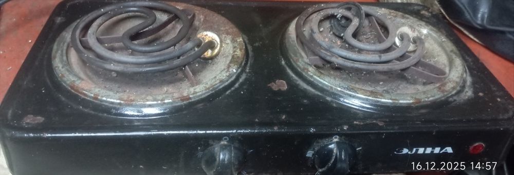 Продам єлектроплитки б.в. все працює.