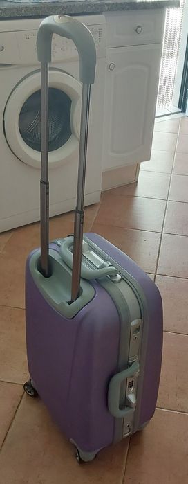 MALA DE VIAGEM DE CABINE COM 4 RODAS  E CÓDIGO. Casa Arrumação Férias Quarto.
