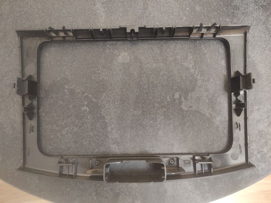 Рамка магнітоли VW Passat B7