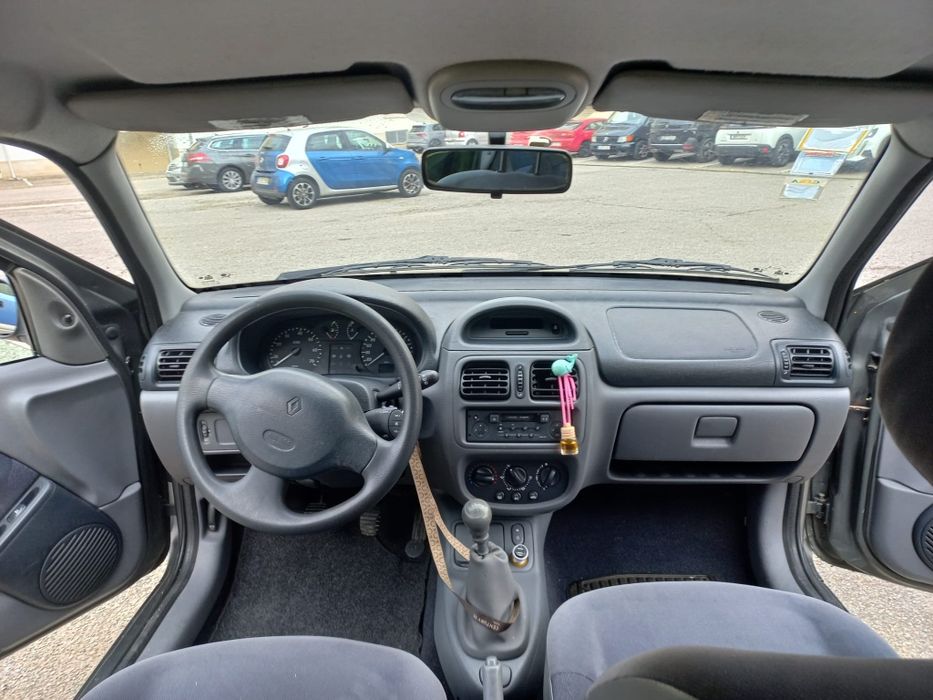 Renault clio 1.2 gasolina 2001