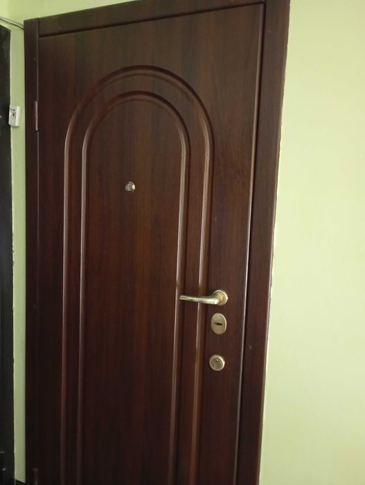 Продаж 3-кімнатної, центр, цегла