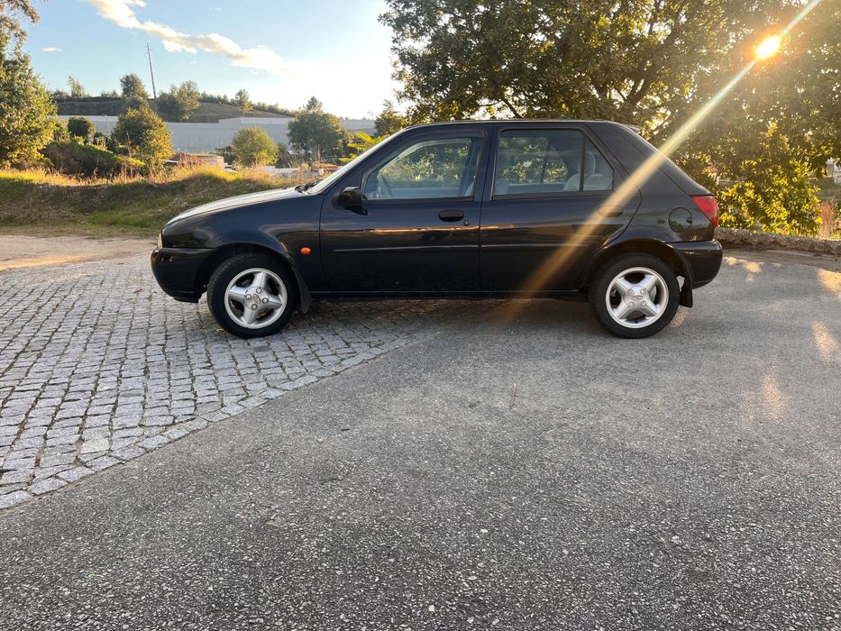 Ford Fiesta Ghia 1999 — photo 2