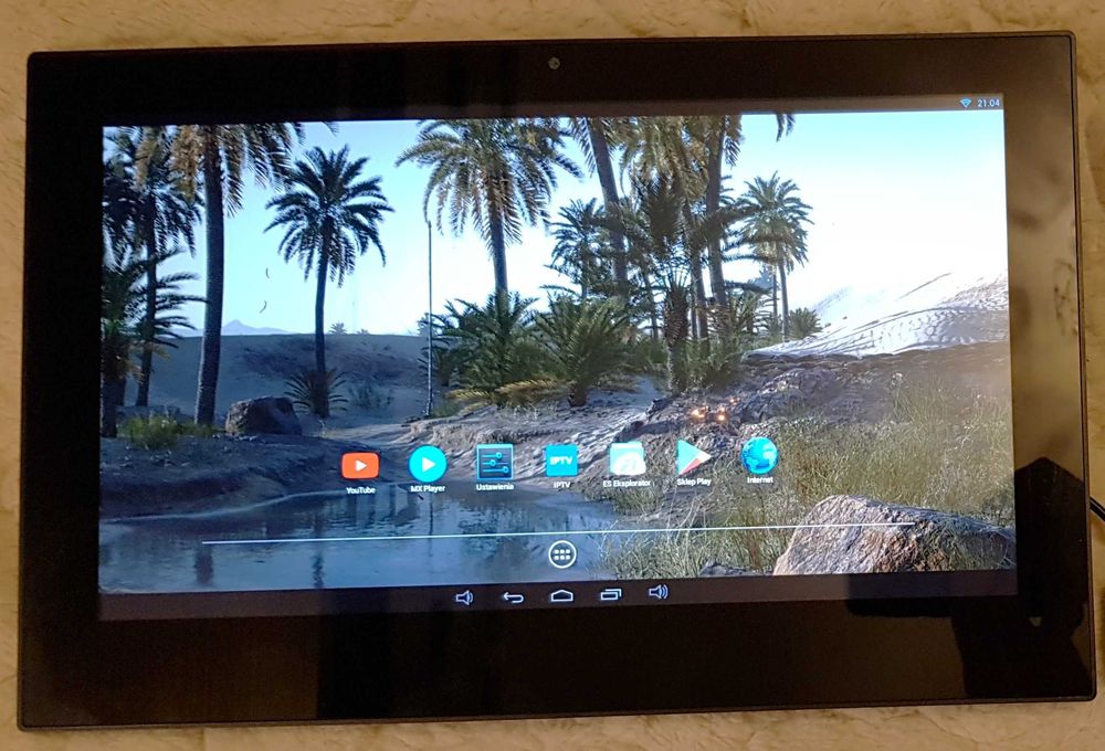 Interaktywny ekran dotykowy 13.3 cala do multimediów.