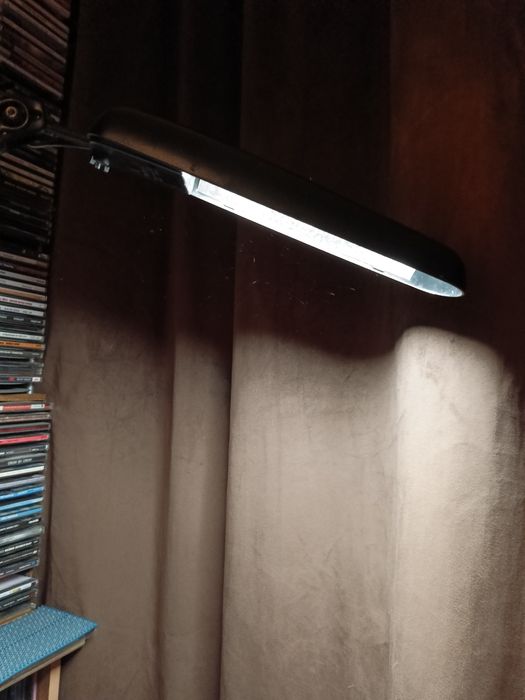 Настольная лампа на струбцине,Level.