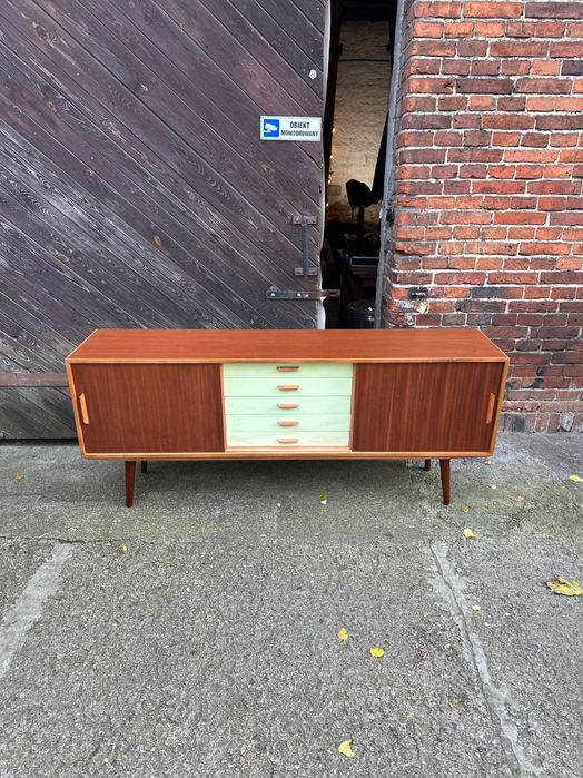 Duńska szafka / kredens / komoda / sideboard klasyczny machoniowy 80s