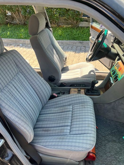 Mercedes-Benz 250 TD Carrinha (S124) | 1995 | 7 Lugares foto 4