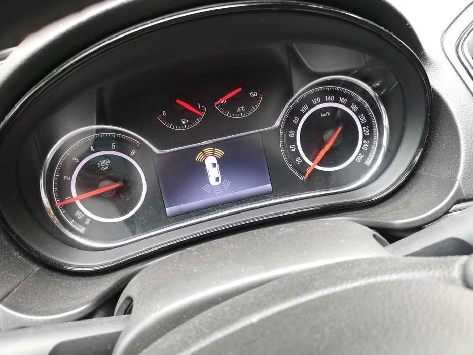 Kamera cofania Opel Insignia Intellilink obraz na fabrycznym ekranie