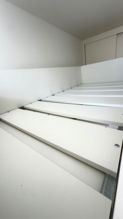 Cama infantil com secretaria