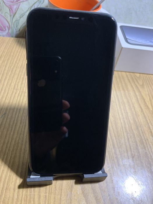 Айфон 11. на 64.