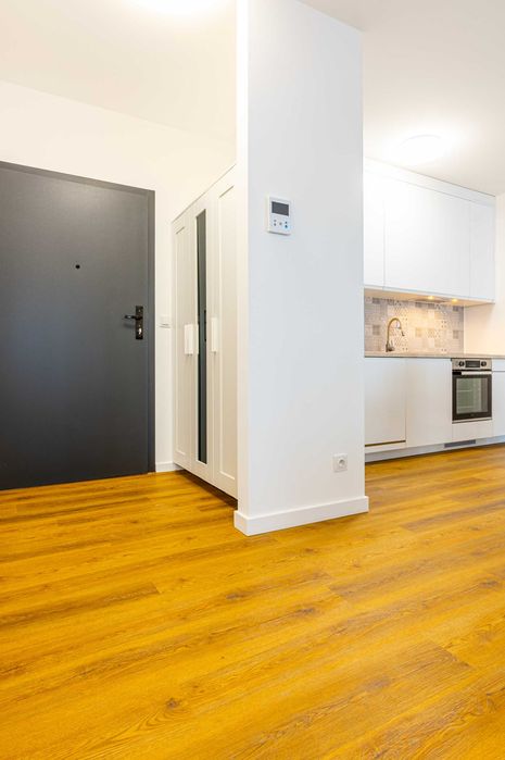 Wynajmę Piękne Mieszkanie 43m2, 2 Pokoje, Balkon, Wysoki Standard / Krzyki