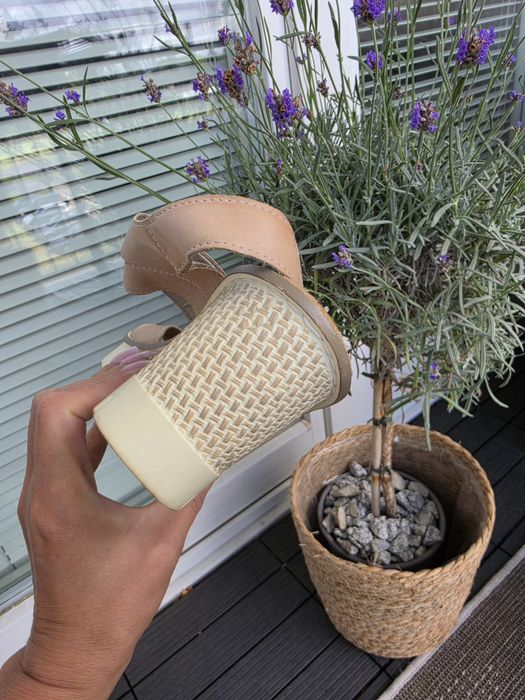 Rieker skóra naturalna 40