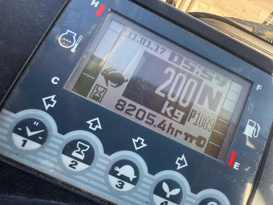 Вилковий навантажувач NISSAN FD40 4000 кг здвоєні колеса кабіна дизель 2014