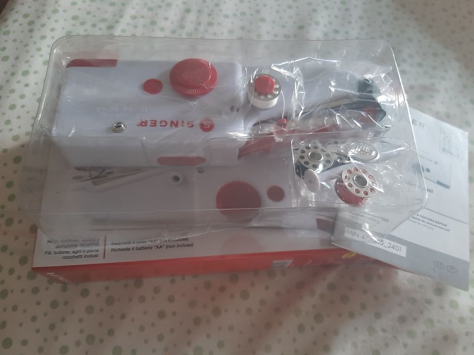 Maquina de costura portátil nova