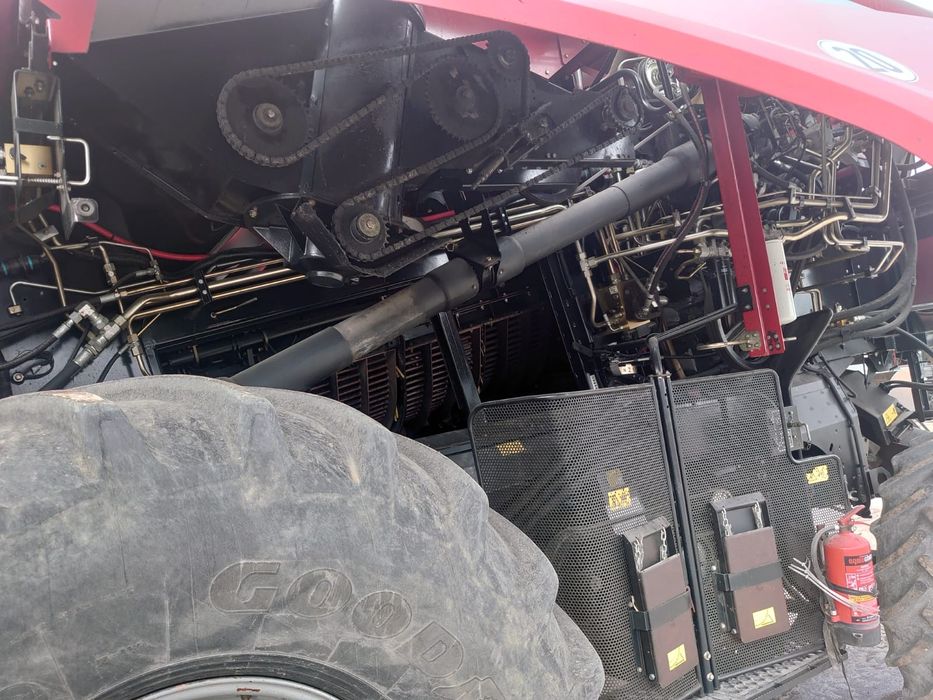 Комбайн  Caselll,