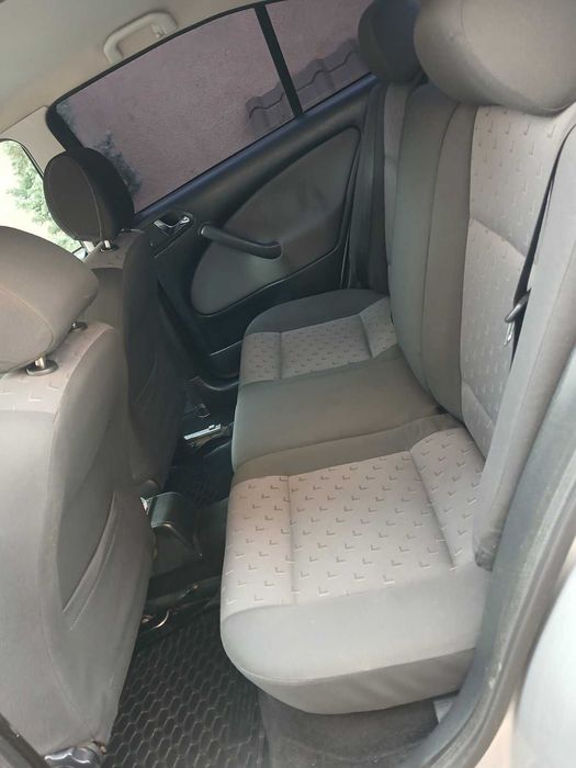 Шкода Октавія 2008 рік 1,6 МРІ  бензин-газ