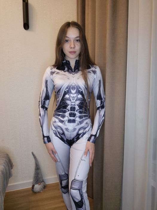 Костюм жіночий на прокат