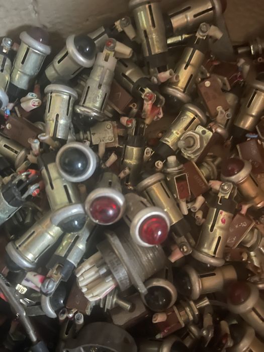 Контрольні лампи, та тумблер тв2-1.