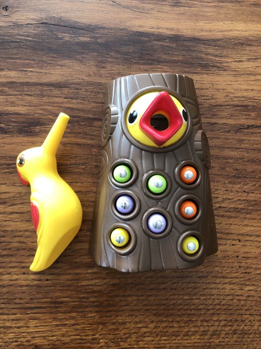 Nakarm ptaszka dzięcioł