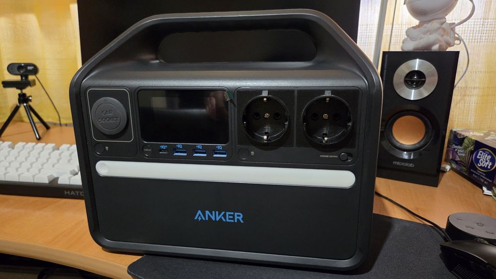 Зарядна станція Anker 535 Portable Power Station