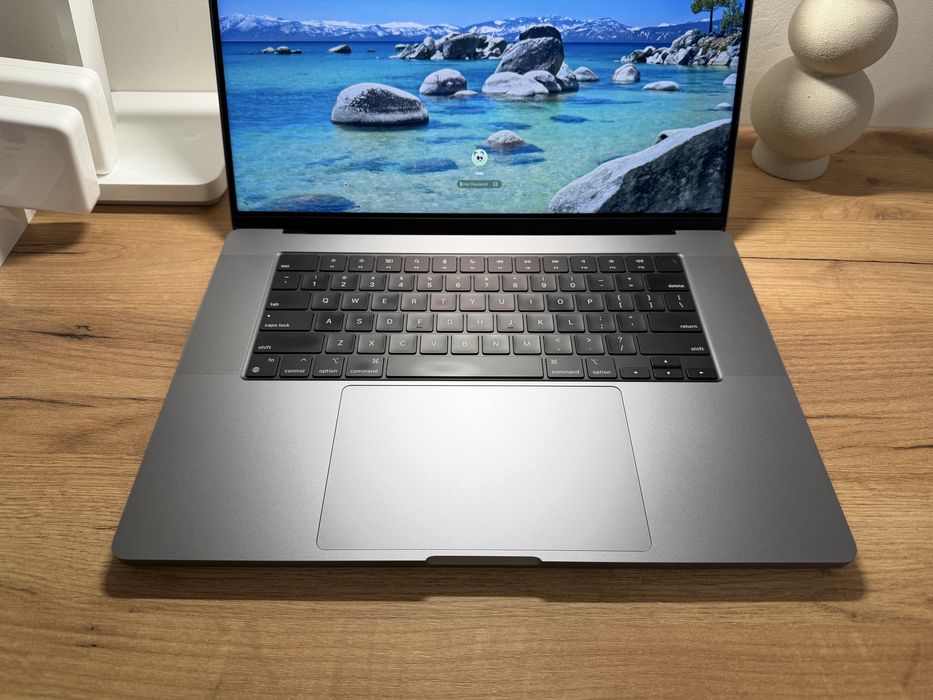 MacBook Pro 16’ 2021 32GB RAM 512GB SSD 92%