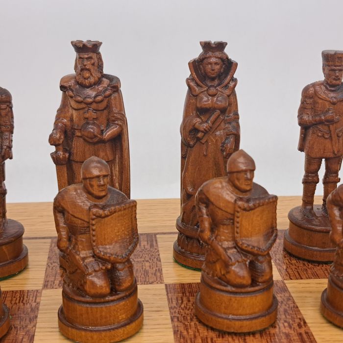 Шахи дерев'яні "Європа. Середньовіччя". 62х62см. Шахматы