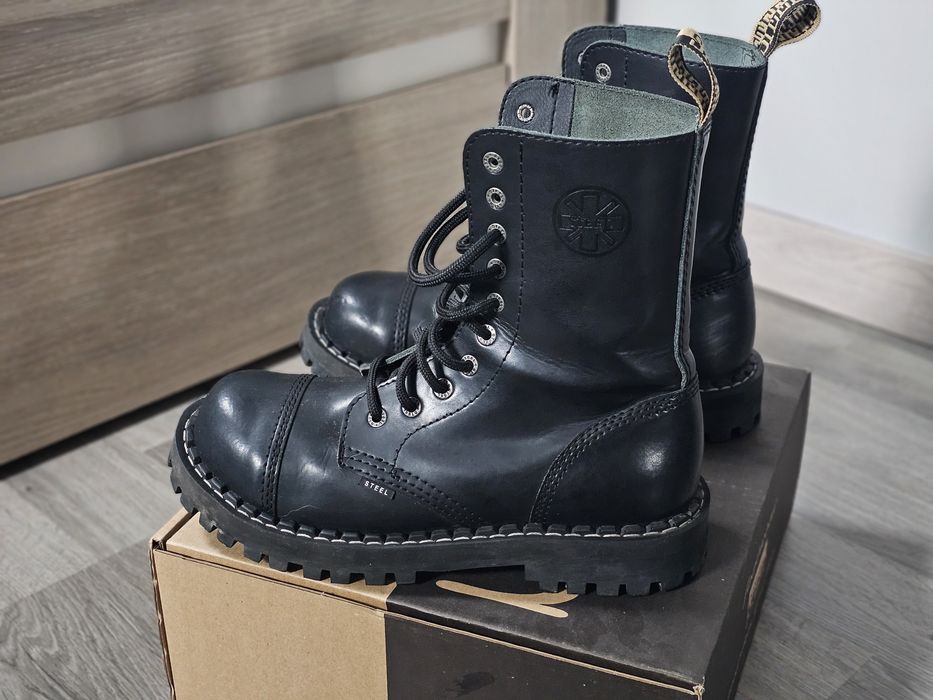 Glany STEEL 10 Dziurek Czarne Black