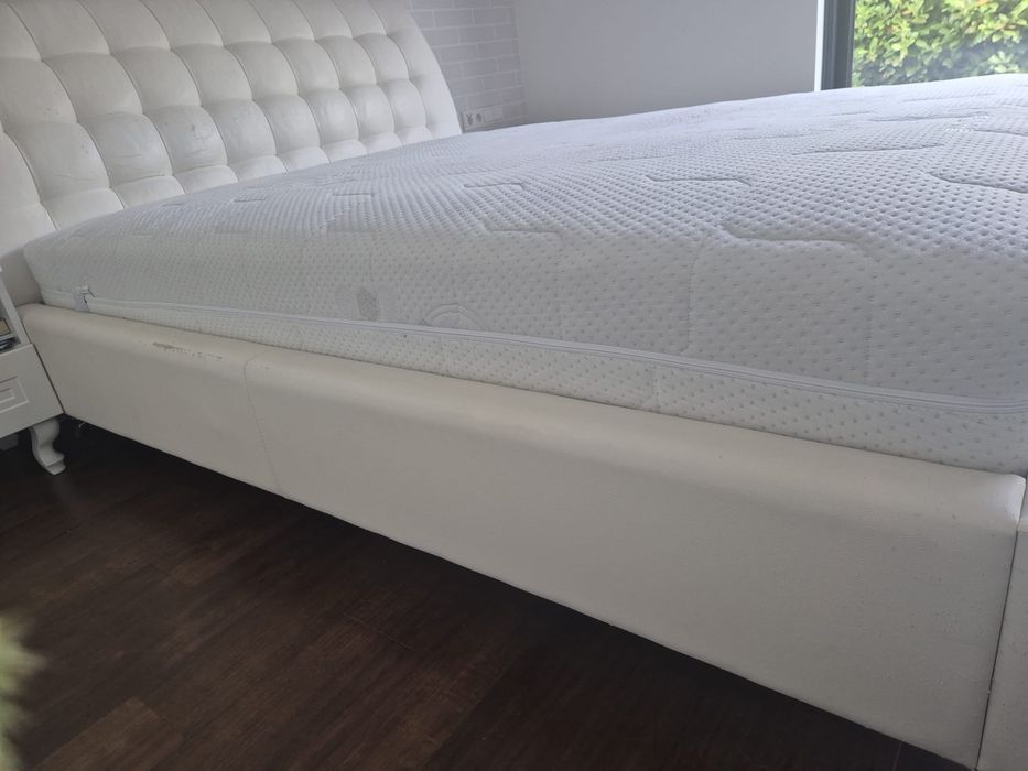 Sprzedam materac 180x200 z łóżkiem