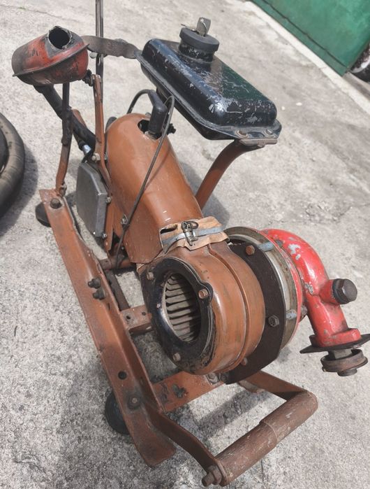 Мотопомпа бензинова