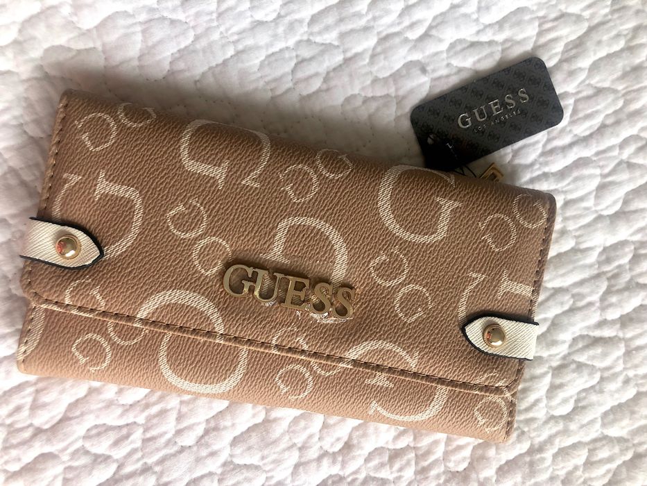 Guess portfel z logo