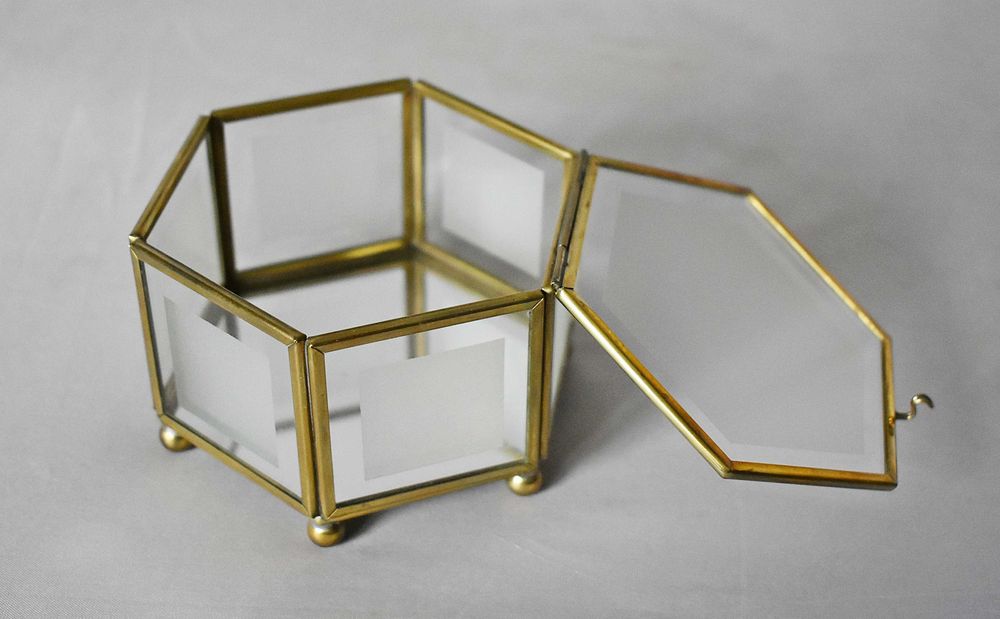 Szklana szkatułka puzderko na biżuterie