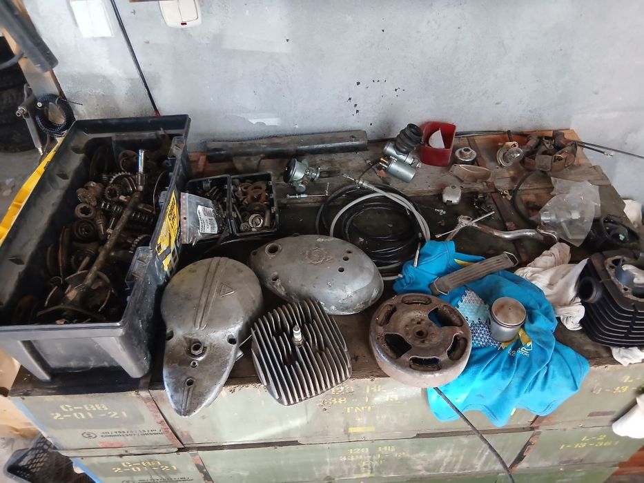 Wsk 125 części  koła skrzynie cylinder itp