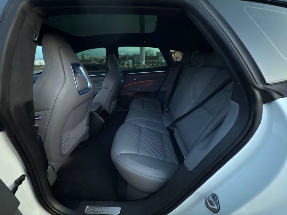Zeekr 001 2024 стильный электрокар