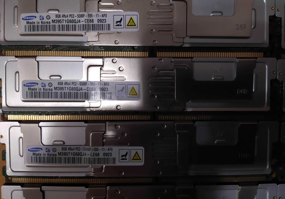 Серверна оперативна пам'ять Samsung 8Gb PC2-5300F 4Rx4 DDR2 M395T1G60Q