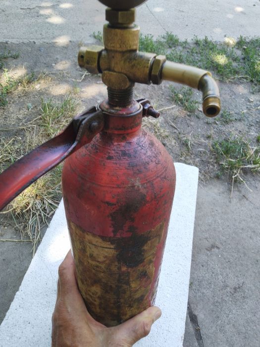 Балон для углекислоты,кислорода на 2 литра