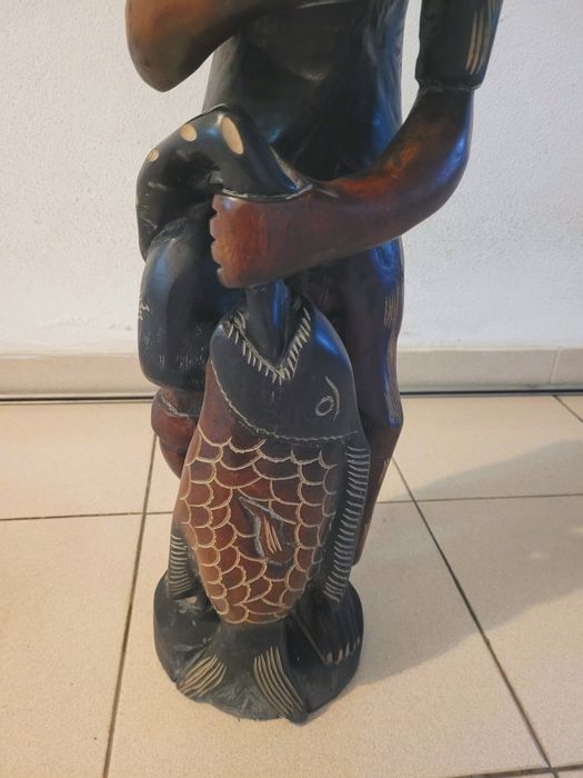 Estatueta de Madeira