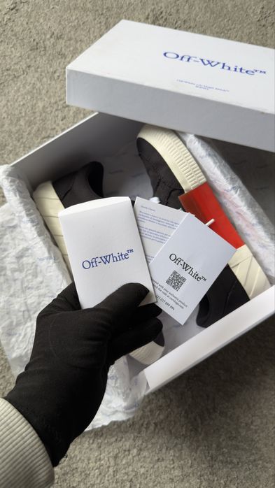 Off-White low vulcanized Black canvas tamanho 40