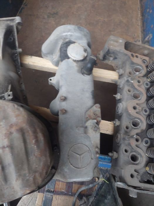 Запчастини двигуна до мерседес 123 2.4 616 мотор