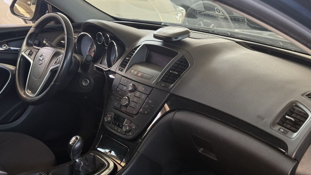 Opel insignia 2.0 cdti 2011