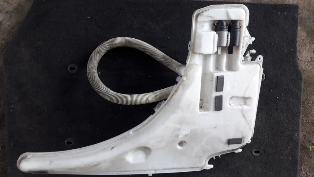 Zbiorniczek spryskiwaczy bmw seria 1 e87