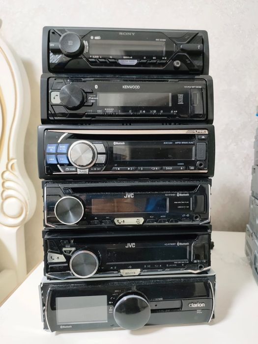 Автомагнітола Alpine UTE-72BT