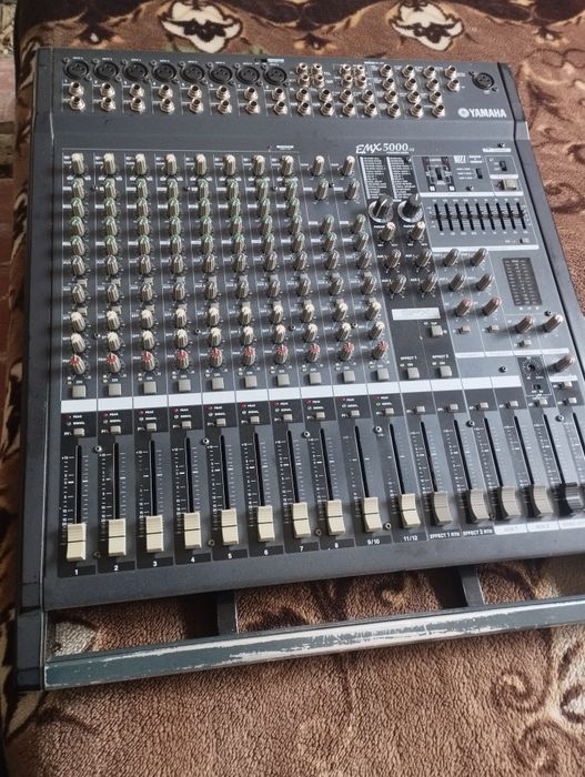 Продам активний пульт YAMAHA EMX-5000