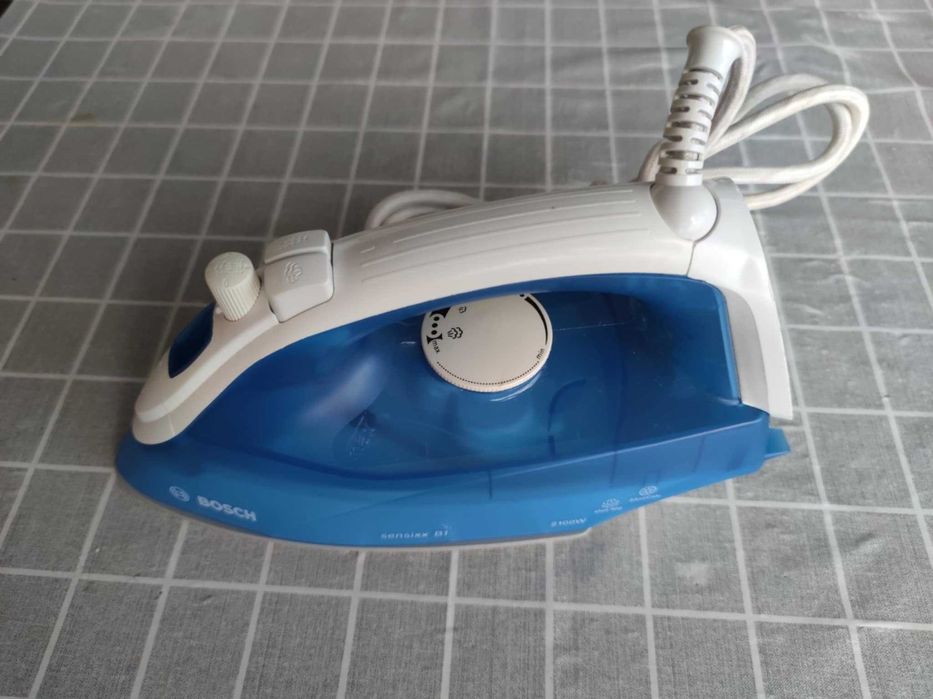 Ferro engomar a vapor Bosch senssixx B1