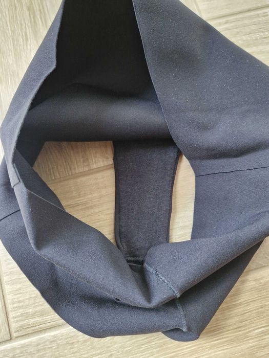 H&M czarne modelujące majtki stringi figi brazilian Medium Shape S 36
