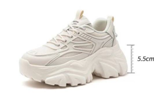 AGSDON
Tênis esportivo de sola grossa com cadarço em tom de begeTênis