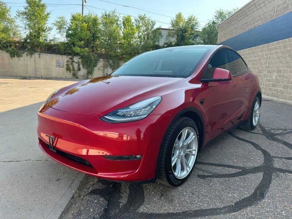 Tesla Model Y Long Range      2021